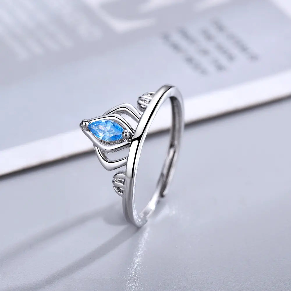 Retro Crown Ring for Women's Fashion Style