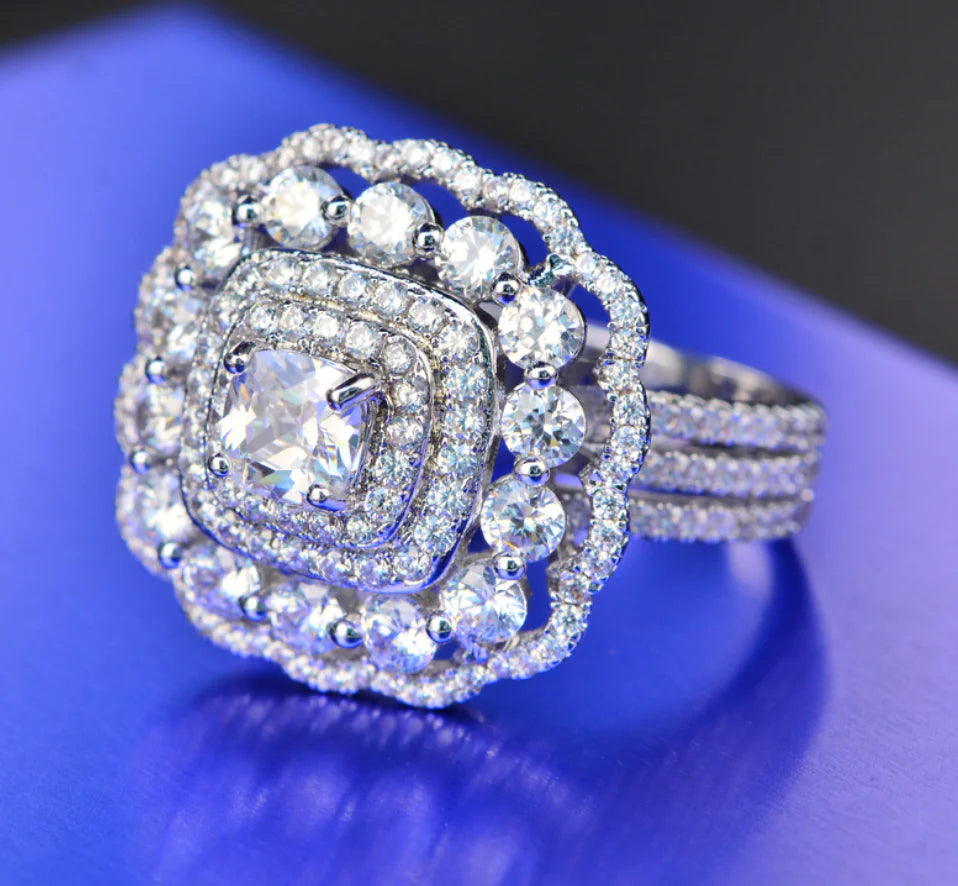 Vintage Style Dual-Color Zirconia Luxury Ring